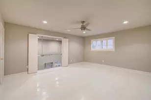 10315 Meadow Lake Ln, Houston, TX 77042 - Photo 6