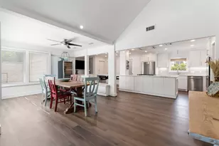 10226 Briar Forest Dr, Houston, TX 77042 - Photo 10