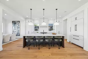 107 E 24th St, Houston, TX 77008 - Photo 2