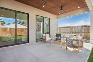 107 E 24th St, Houston, TX 77008 - Photo 30