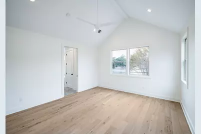 2031 Saxon Drive, Houston, TX 77018 - Photo 14