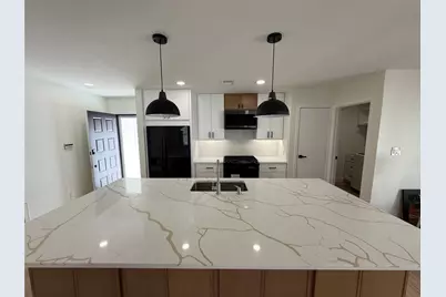 1 Redberry Court, The Woodlands, TX 77381 - Photo 6