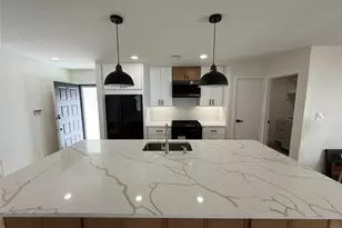 1 Redberry Ct, The Woodlands, TX 77381 - Photo 6