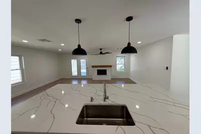 1 Redberry Court, The Woodlands, TX 77381 - Photo 8