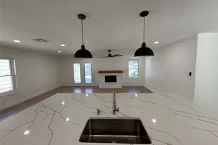 1 Redberry Ct, The Woodlands, TX 77381 - Photo 8