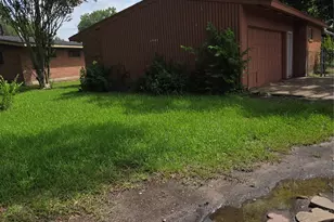 5759 Winding Creek Way, Houston, TX 77017 - Photo 2