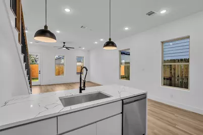 1506 Griffin Street, Houston, TX 77009 - Photo 8
