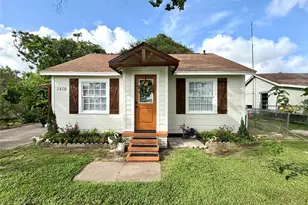 1410 N Gulf Blvd, Freeport, TX 77541 - Photo 2