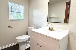 1410 N Gulf Blvd, Freeport, TX 77541 - Photo 20