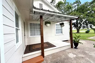 1410 N Gulf Blvd, Freeport, TX 77541 - Photo 6