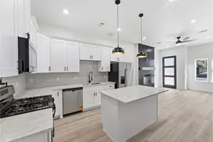 4653 Phlox St, Houston, TX 77051 - Photo 4