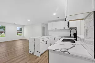 13030 Knollcrest St, Houston, TX 77015 - Photo 8
