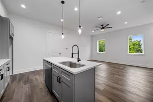 6812 Tuskegee St, Houston, TX 77091 - Photo 2