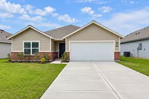 511 Oak Chase Ave, Dayton, TX 77535 - Photo 1