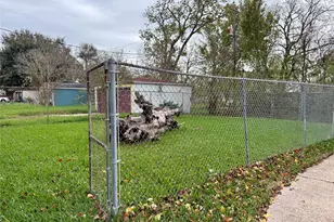 1231 6th Ave N, Texas City, TX 77590 - Photo 14