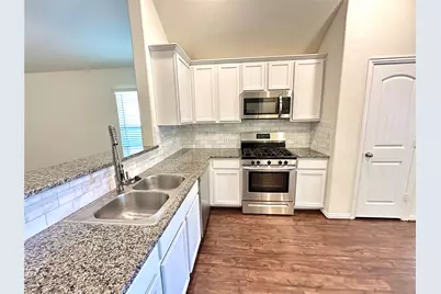 9026 Beacon Mill Drive, Cypress, TX 77433 - Photo 6