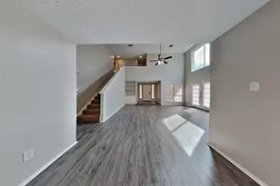 2010 Creekshire Dr, Sugar Land, TX 77478 - Photo 6