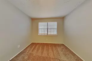 2010 Creekshire Dr, Sugar Land, TX 77478 - Photo 12