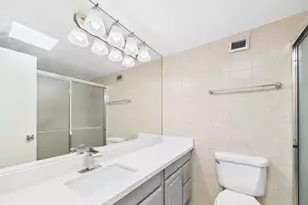 7510 Hornwood Dr, Houston, TX 77036 - Photo 18