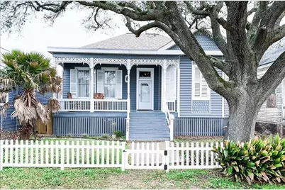 2009 Avenue O, Galveston, TX 77550 - Photo 1