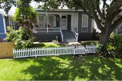 2009 Avenue O, Galveston, TX 77550 - Photo 2
