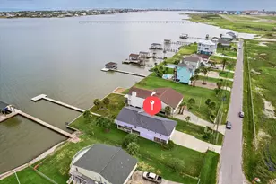 9920 Airways Ln, Galveston, TX 77554 - Photo 32