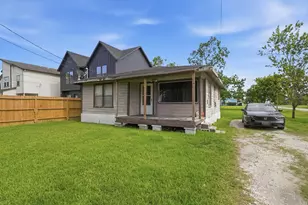 7952 Bonaire St, Houston, TX 77028 - Photo 2
