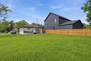7952 Bonaire St, Houston, TX 77028 - Photo 6