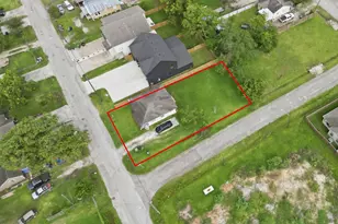 7952 Bonaire St, Houston, TX 77028 - Photo 8