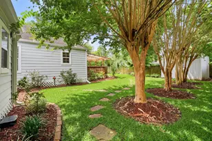 2044 Des Jardines St, Houston, TX 77023 - Photo 24