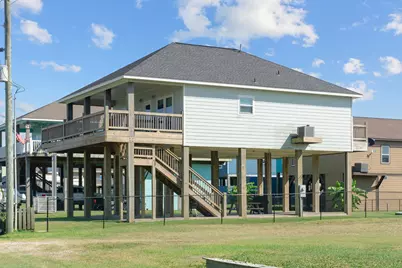 893 West Lane, Crystal Beach, TX 77650 - Photo 2
