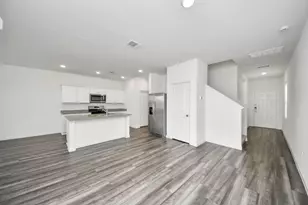 10303 Rose Mar Dr, Rosharon, TX 77583 - Photo 4