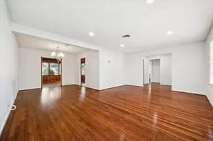 4802 Holly St, Bellaire, TX 77401 - Photo 2