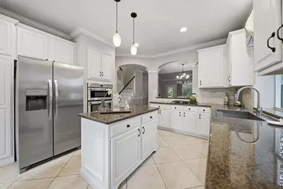 99 E Sterling Pond Circle, The Woodlands, TX 77382 - Photo 14
