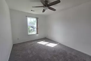 7318 Parkview Dr, Hitchcock, TX 77563 - Photo 18