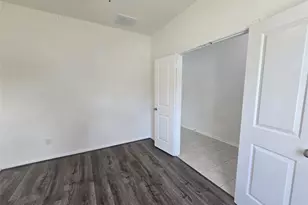 7318 Parkview Dr, Hitchcock, TX 77563 - Photo 6