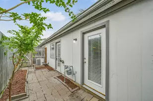 1917 Augusta Dr, Houston, TX 77057 - Photo 10