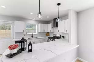 6034 Valley Cove Ln, Houston, TX 77085 - Photo 8