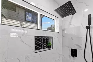 6034 Valley Cove Ln, Houston, TX 77085 - Photo 16