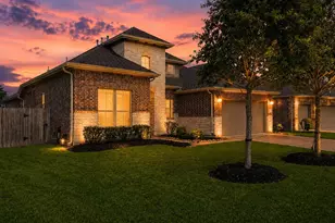 320 Woodway Dr, League City, TX 77573 - Photo 1