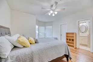 2010B W 14th St, Houston, TX 77008 - Photo 12