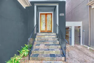 2010B W 14th St, Houston, TX 77008 - Photo 2