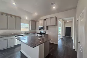 2506 Windstream Ln, Baytown, TX 77523 - Photo 6