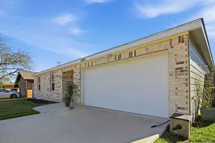 12410 Drifting Winds Dr, Houston, TX 77044 - Photo 2