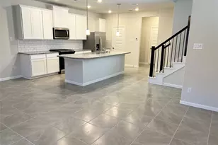 705 Seabreeze Dr, Kemah, TX 77565 - Photo 2