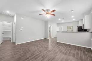 24750 Russet Bluff Trl, Houston, TX 77336 - Photo 4