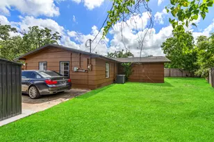 104 Pin Oak St, Lake Jackson, TX 77566 - Photo 24