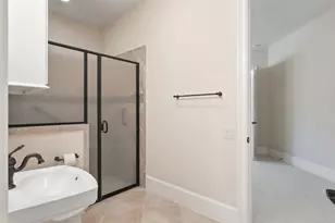 9120 Kenilworth St, Houston, TX 77024 - Photo 38