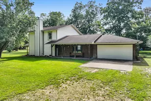 9378 Cocklebur Loop, Silsbee, TX 77656 - Photo 4