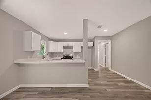 5751 Thrush Dr, Houston, TX 77033 - Photo 16